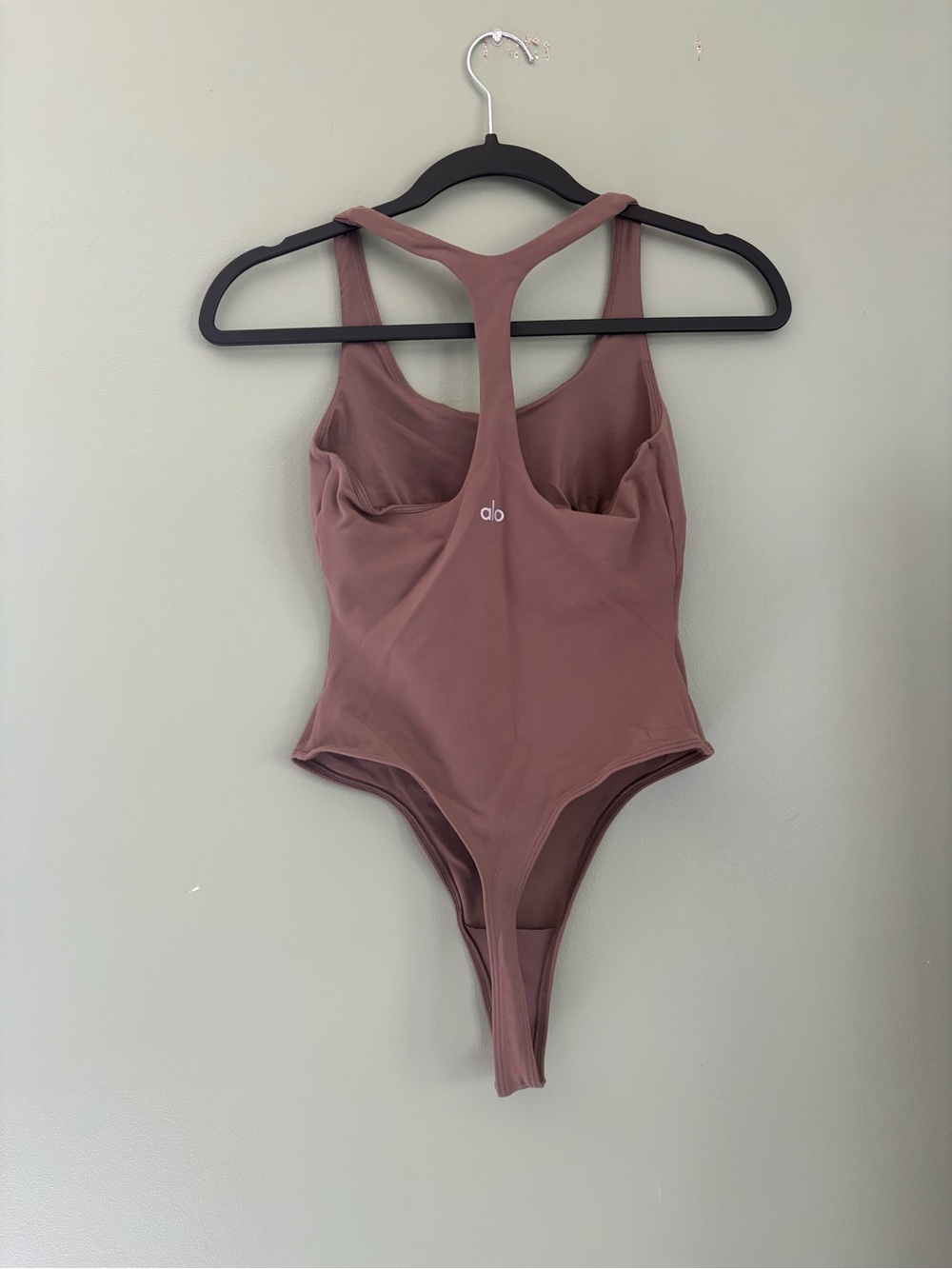 ALO Yoga Light Brown Scoop-Back One-Piece Bodysuit - Picture 4 of 4